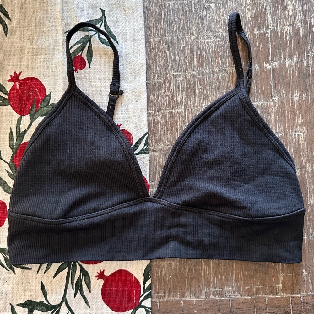 Athleta Charcoal Ribbed Sports Bra